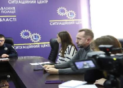 Ліга була присутня на щорічному звіті керівника обласної поліції Вінницької області Іщенка Івана Володимировича 1 Олег Долінський на прес-конференції звіту голови віннимцької поліції Івана Іщенка